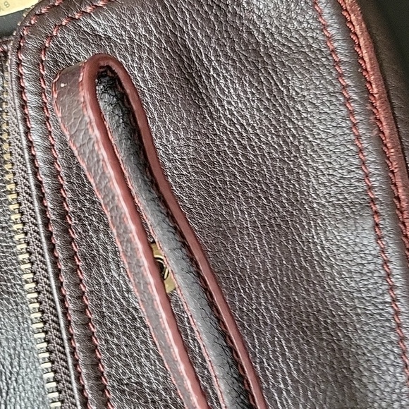 MARC BY MARC JACOBS LEATHER WRISTLET - Picture 5 of 12